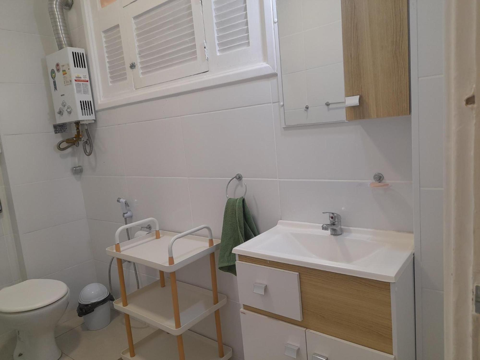 Tres Quartos Em Copacabana Apartamento *